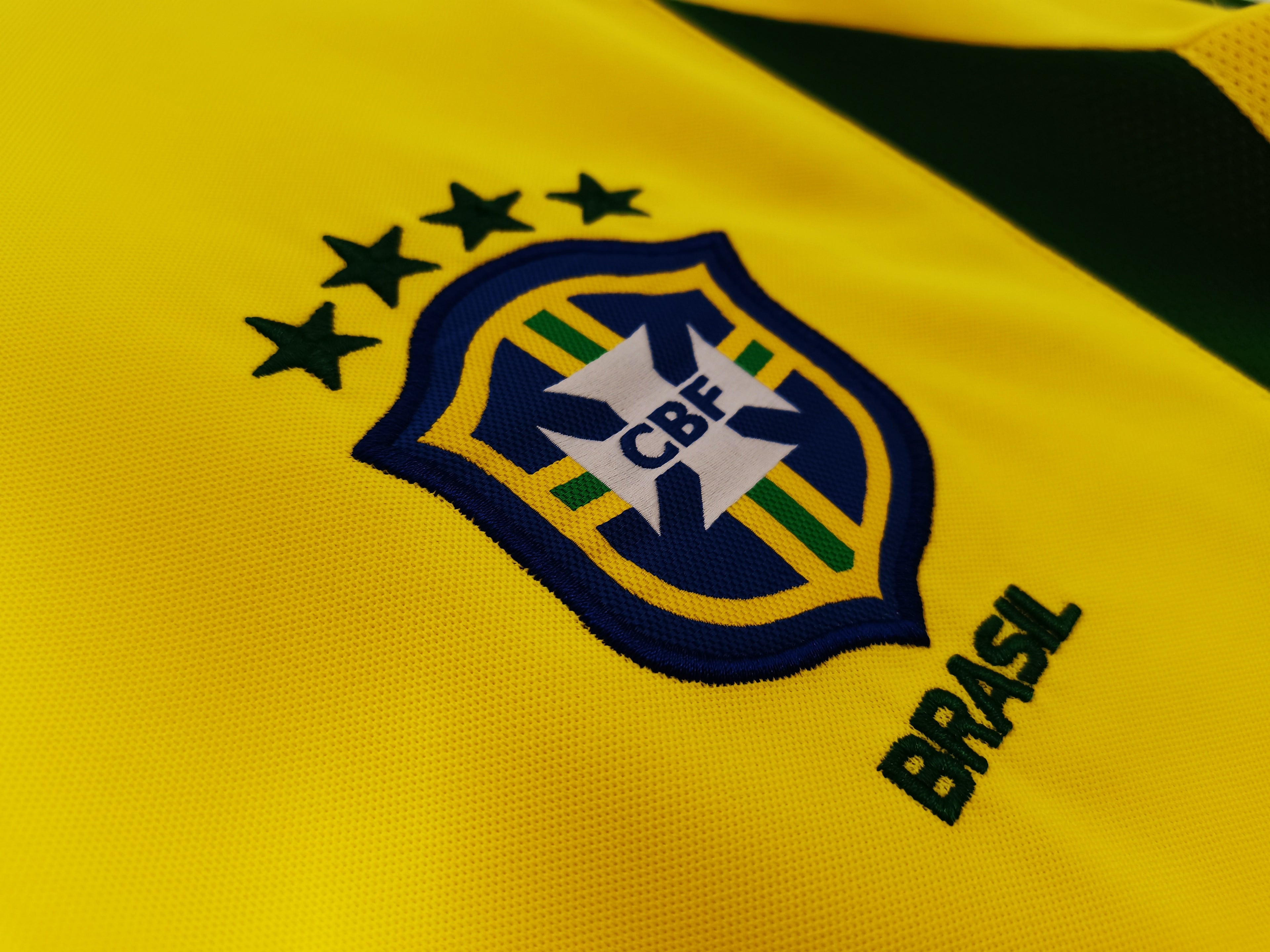 2002-04 Brazil Home: The Five-Star "Total 90" Icon