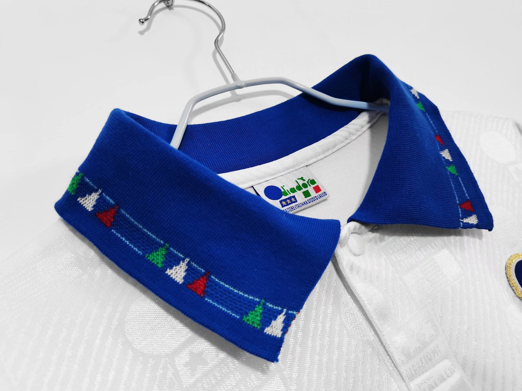 1992-94 Italy Away Retro Vintage Football Jersey - Diadora World Cup '94 Era Edition