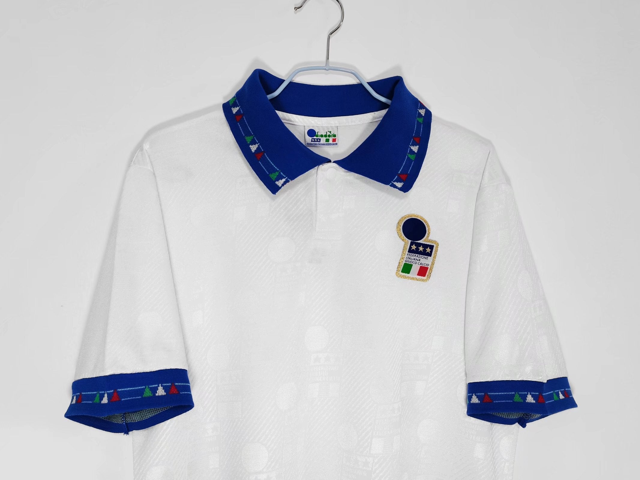 1992-94 Italy Away Retro Vintage Football Jersey - Diadora World Cup '94 Era Edition