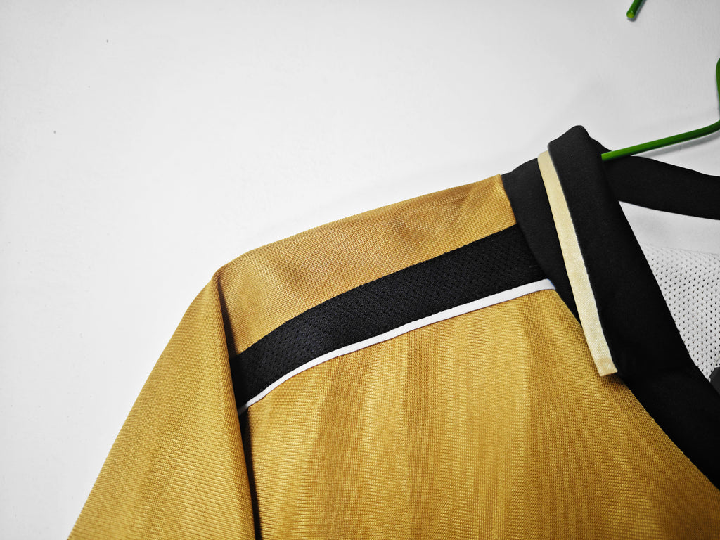 2001-02 Manchester United Centenary Retro Vintage Football Jersey - Umbro Vodafone Gold Edition